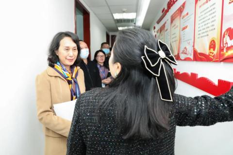 罗湖区人大常委副主任谭会茹一行莅临多多28调研