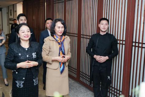 罗湖区人大常委副主任谭会茹一行莅临多多28调研