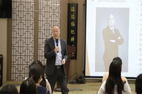 美在形体 赢在心态 | 多多2811月员工培训圆满结束